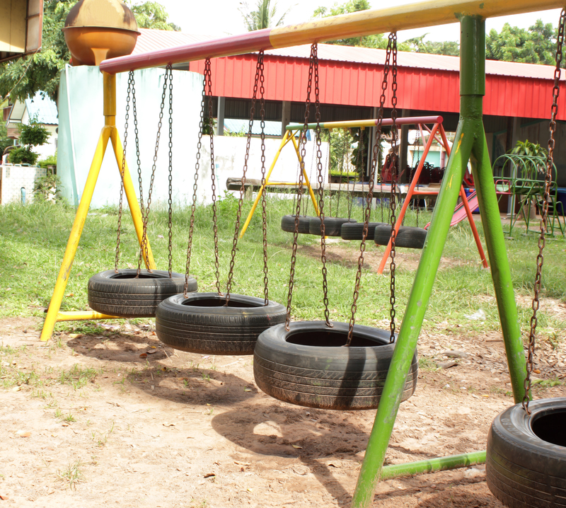 How to Find Scrap Metal Recyclers for Old Pots and Pans